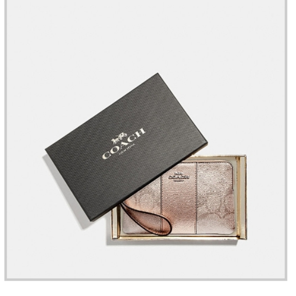 Limited Edition Coach Boxed Metallic Zip Wristlet - Picture 1 of 8